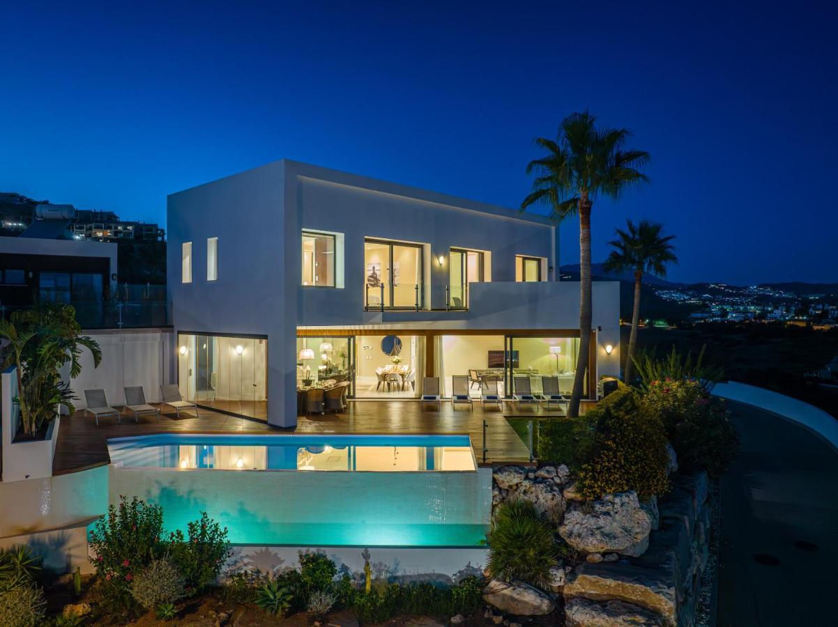 Vacation Marbella I Villa Paraiso The View, Infinity Heated Pool, Sea View, 24-7 Security, Golf Courses Estepona Exteriör bild
